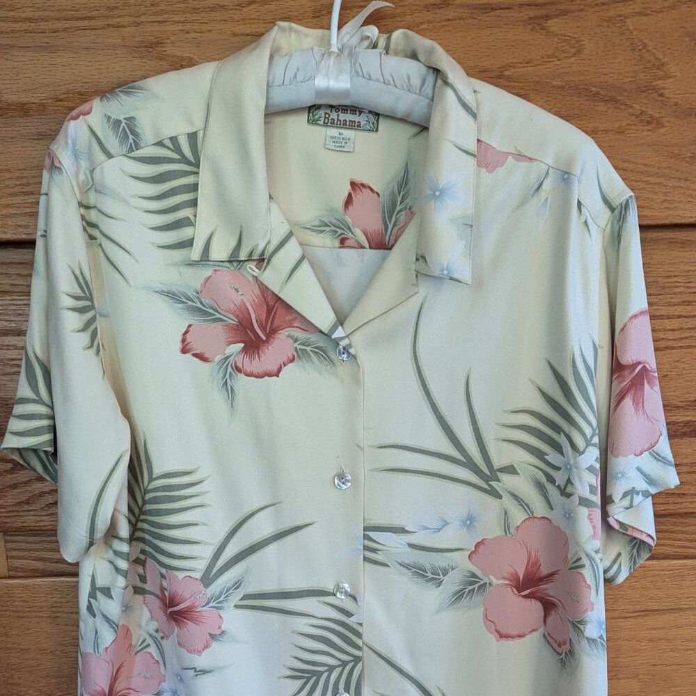 Tony Bahama Silk Hawaiian Shirt. Pale green with red hibiscus flowers. Medium.